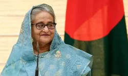 Bangladeş'te eski Başbakan Hasina hakkında bir tutuklama kararı daha