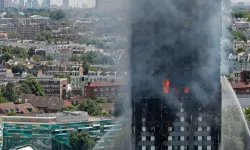 Londra'da çok katlı binada yangın: 100'den fazla kişi tahliye edildi