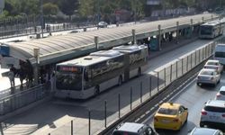 Metrobüs hattındaki "Beyaz Yol" çalışması nedeniyle kapatılan Cennet Mahallesi Durağı açıldı