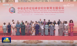 Peng Liyuan ve Afrikalı liderlerin eşleri, 'Kadınların Eğitimi Konferansı'na katıldı