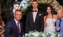 CHP Genel Başkanı Özel, nikah şahidi oldu