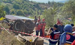 Sakarya'da traktör devrildi: 2 ölü