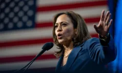 Kamala Harris'in mitinginde slogan atan Filistin destekçileri salondan çıkarıldı