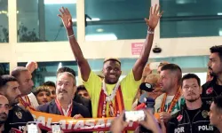 Victor Osimhen, Galatasaray için İstanbul'a geldi