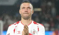 Lukas Podolski gözyaşlarıyla veda etti