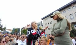 Hande Yener ve Seren Serengil'den protesto: 'Zinnur Bey Allah korkun yok, bizden mi korkuyorsun'