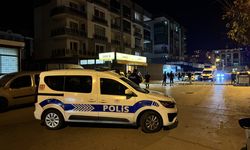 İzmir’de iki grup arasında silahlı kavga: Polis memuru hayatını kaybetti