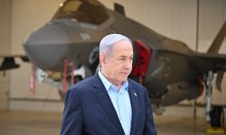 Netanyahu'dan savaş uçağı fotoğrafıyla yeni yıl mesajı