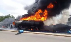 Nijerya'da akaryakıt taşıyan tanker patladı: Çok sayıda ölü var