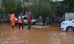 Antalya'yı sağanak vurdu: Mahsur kalan 403 kişi kurtarıldı