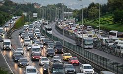 İstanbul’da haftanın ilk iş gününde sabah trafik yoğunluğu yaşandı