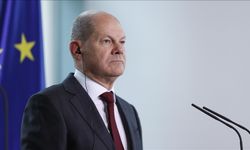 Scholz'dan, Ukrayna’ya uzun menzilli silahlar verme çağrısı yapanlara tepki