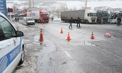 Ardahan-Kars kara yolu ağır tonajlı araçlara kapatıldı