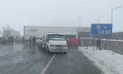 Bitlis'te 23 araç zincirleme kazaya karıştı: 31 yaralı