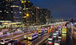 İstanbul’da Cuma günü trafik yüzde 90 oldu