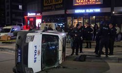 Polis otosu ile otomobil çarpıştı: 6 yaralı