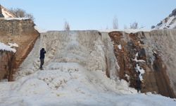 Buz tutan dere, Pamukkale travertenlerini andırdı