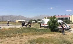 Hakkari'de öğretmenleri taşıyan minibüs devrildi: 11 kişi yaralandı