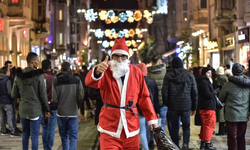 Taksim Meydanı ve İstiklal Caddesi'nde yılbaşı yoğunluğu