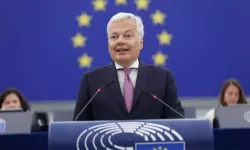 Eski AB Komisyonu üyesi Reynders hakkındaki yolsuzluk iddiaları gündemden düşmüyor