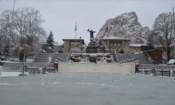 Okulların tatil edildiği Afyonkarahisar'da beklenen kar yağışı olmadı