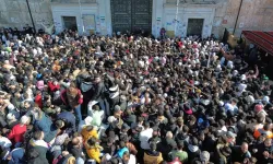 Emevi Camisi'nde çıkan izdihamda 4 kişi öldü