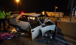 Otomobil, otoyol gişesinin bariyerine çarptı: 2 ölü, 5 yaralı