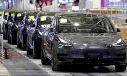 Tesla, ABD'de yüzbinlerce aracını geri çağırdı