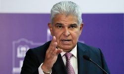 Panama: ABD'nin "Kanal'dan ücretsiz geçiş" açıklamasını reddediyoruz