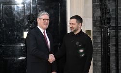 Starmer, Zelenskiy'le görüşmesinde ülkesinin Ukrayna'ya desteğini yineledi