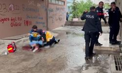 Eşi bıçakladıktan sonra kaçmaya çalışırken balkondan düştü; hayatını kaybetti