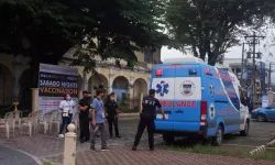 Filipinler'de yolcu otobüsü gişedeki araçlara çarptı: 12 kişi öldü