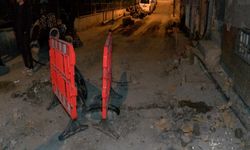 Bayrampaşa'da rögarda patlama; sokak trafiğe kapatıldı