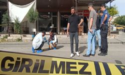 Kahvehane önünde uğradığı silahlı saldırıda öldü