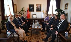 AK Parti ile DEM Heyeti görüşüyor