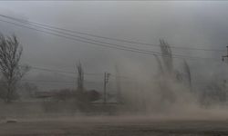 Meteorolojiden bazı iller için kuvvetli rüzgar, fırtına ve toz taşınımı uyarısı