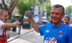 Özgür Özel, Kadıköy'de 10 kilometre parkurunda koştu