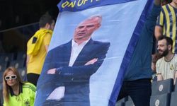 Kadıköy'de istifa tezahüratları ve İsmail Kartal pankartı