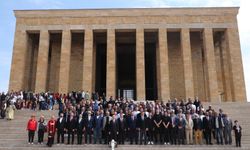 Süper Lig’e çıkan Gençlerbirliği, Anıtkabir'i ziyaret etti