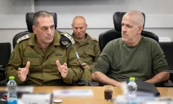 İsrail, İran'a yeni hava saldırıları düzenleyeceklerini duyurdu