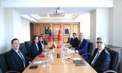 Bakan Bolat, Venezuela Ticaret ve Turizm Bakanlarıyla bir araya geldi