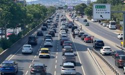 İstanbul'da bayram tatili dönüşü trafik yoğunluğu başladı