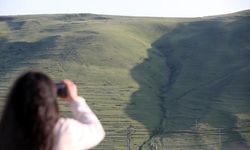 Ardahan'daki "Atatürk silüeti" bu yıl da oluşmaya başladı