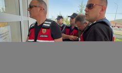 Kardeşini öldürüp oğlunu ve diğer kardeşini yaralamıştı; eski köy muhtarı tutuklandı