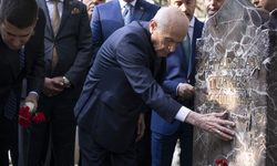 Bahçeli, Alparslan Türkeş'in kabrini ziyaret etti