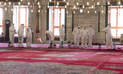 Fatih Camii'nde Kurban Bayramı temizliği
