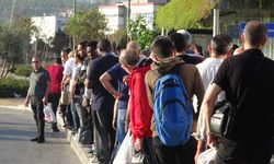 İzmir’de grev 7. gününde: Otobüs duraklarında yoğunluk