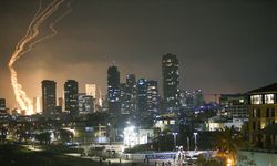 İran füzeleri Tel Aviv ve çevresinde hasara yol açtı