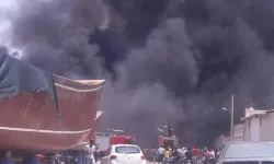 İran’ın güneyindeki bir iskelede çıkan yangında 10’dan fazla tekne yandı