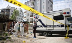 Otomobil, bir evin bahçesine devrildi! 1 ölü, 3 yaralı
